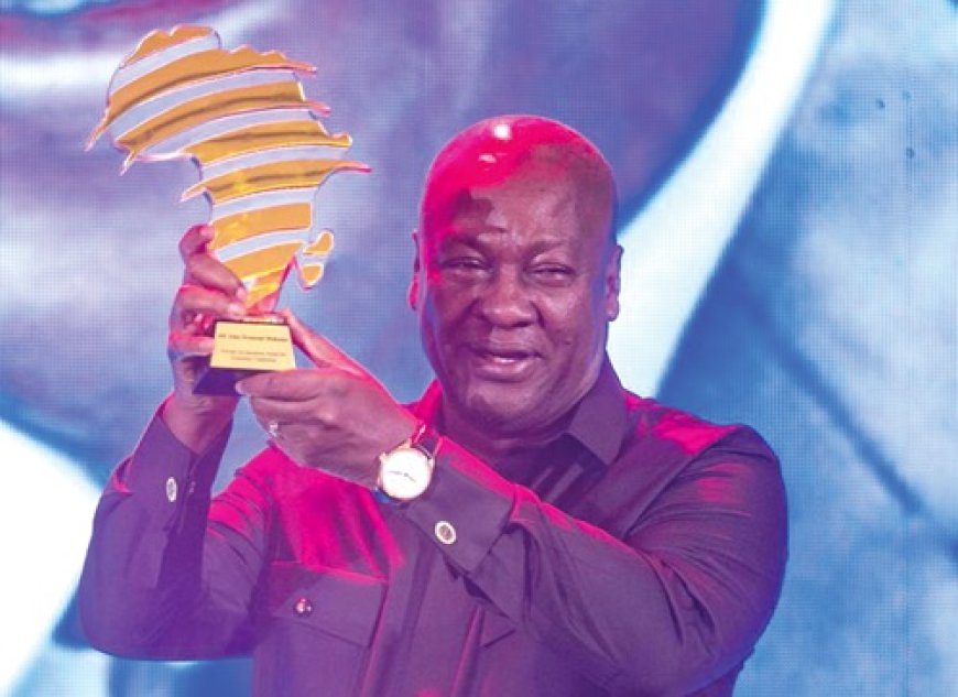 Former Ghanaian President John Dramani Mahama Honored with African Advancement Award